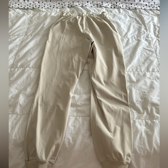 NWOT Lululemon Stretch Luxtreme Jogger *special edition team Canada - Picture 11 of 16